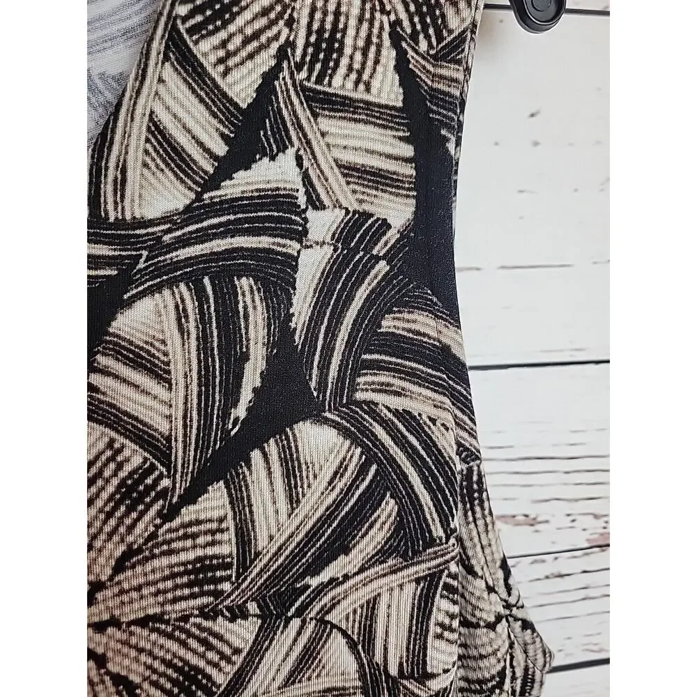 CJ Banks Black Geometric V-Neck Criss Cross Hem Sleeveless Top Size X (14W)‎